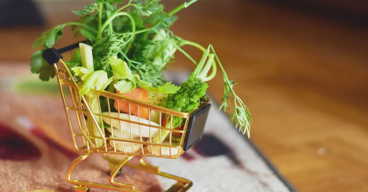 Budget-Friendly Weekly Grocery List for a Family of Four: Save Hundreds Monthly