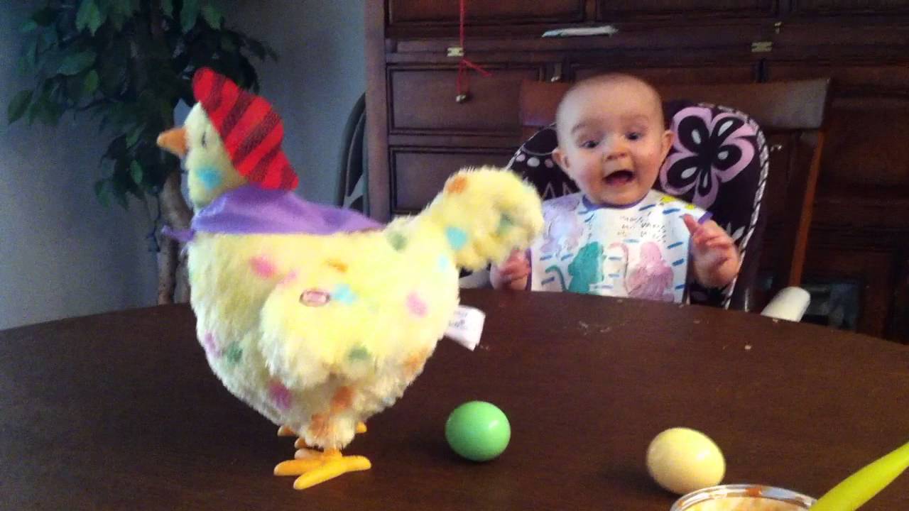 Baby’s Priceless Reaction to Easter Hen Laying Eggs