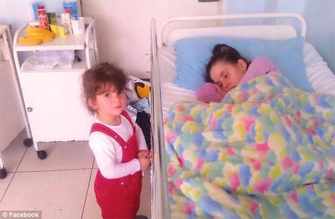 Mother Wakes Up From Coma Seven Years After Birth and Meets Her Daughter